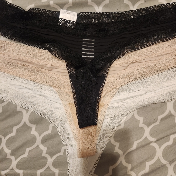 Secret Treasures thongs - Picture 5 of 7